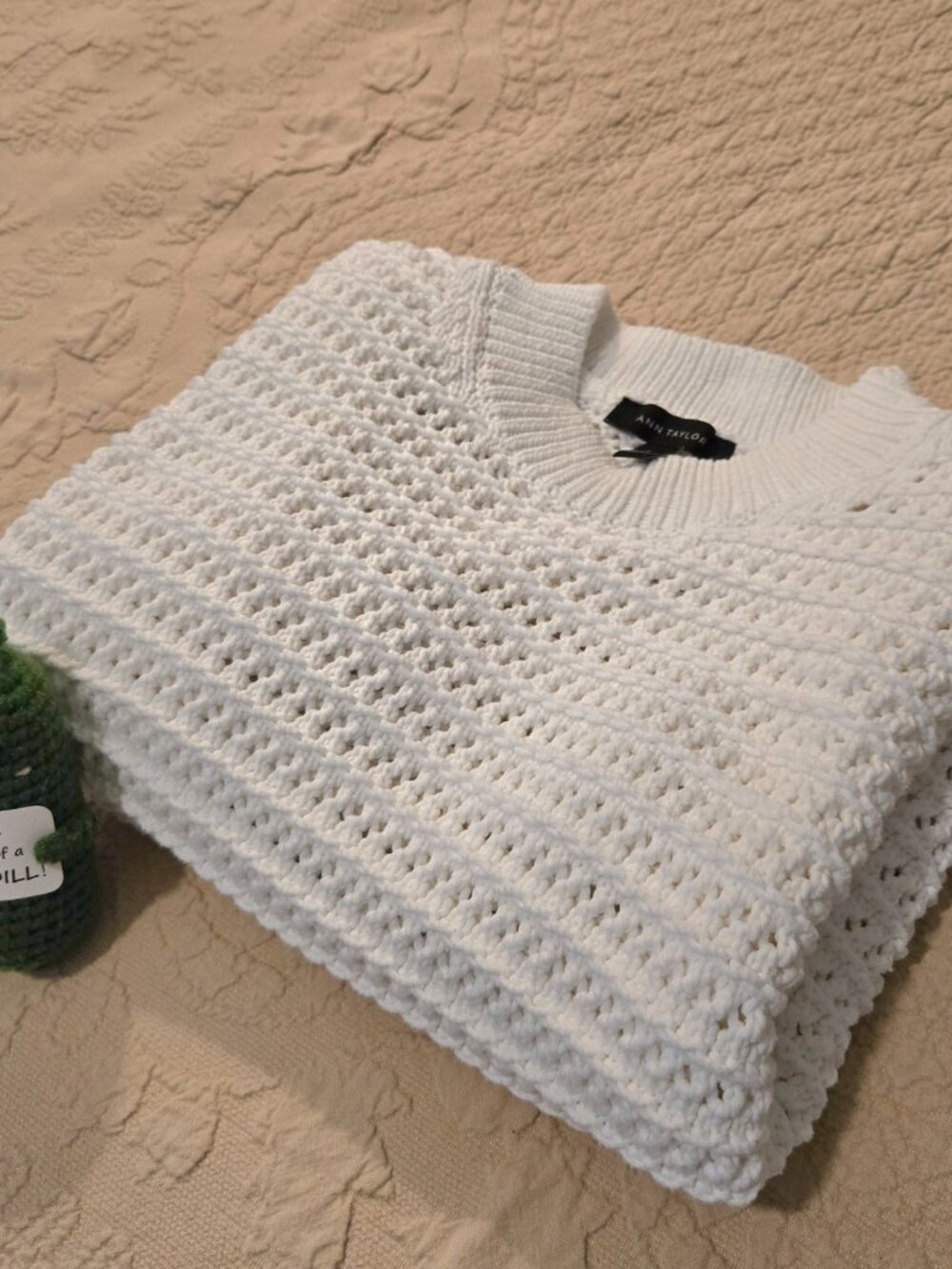 ANN TAYLOR Short Sleeve Sweater in White Size S